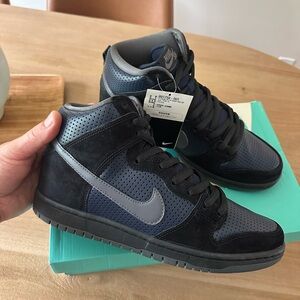 Nike SB DUNK High top Black and Blue  Sneakers